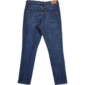 Levi’s Women’s blue 722 high rise skinny jeans size 32
